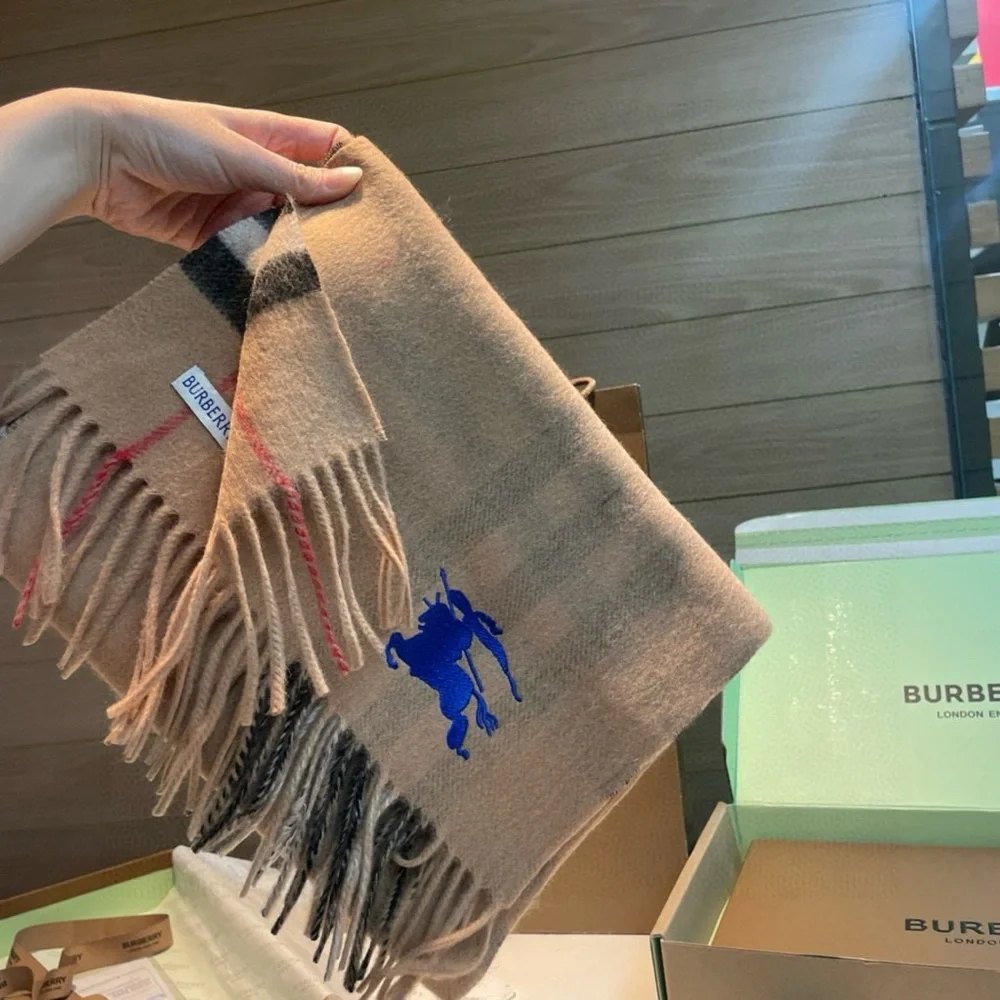 Burberry Camel Scarf with Vibrant Blue Emblem - Picture 4 of 9
